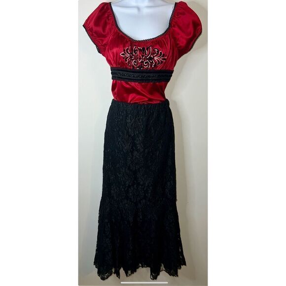 Women’s Gothic Victorian Textured Floral Maxi Mermaid Skirt - Picture 6 of 6